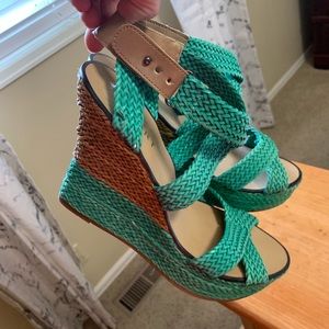 Buckle wedges